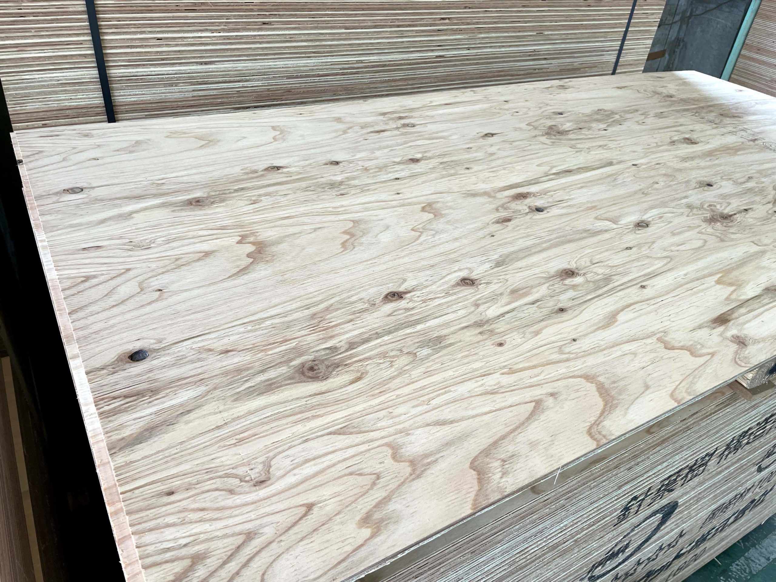 ベニヤを貼り合わせた合板