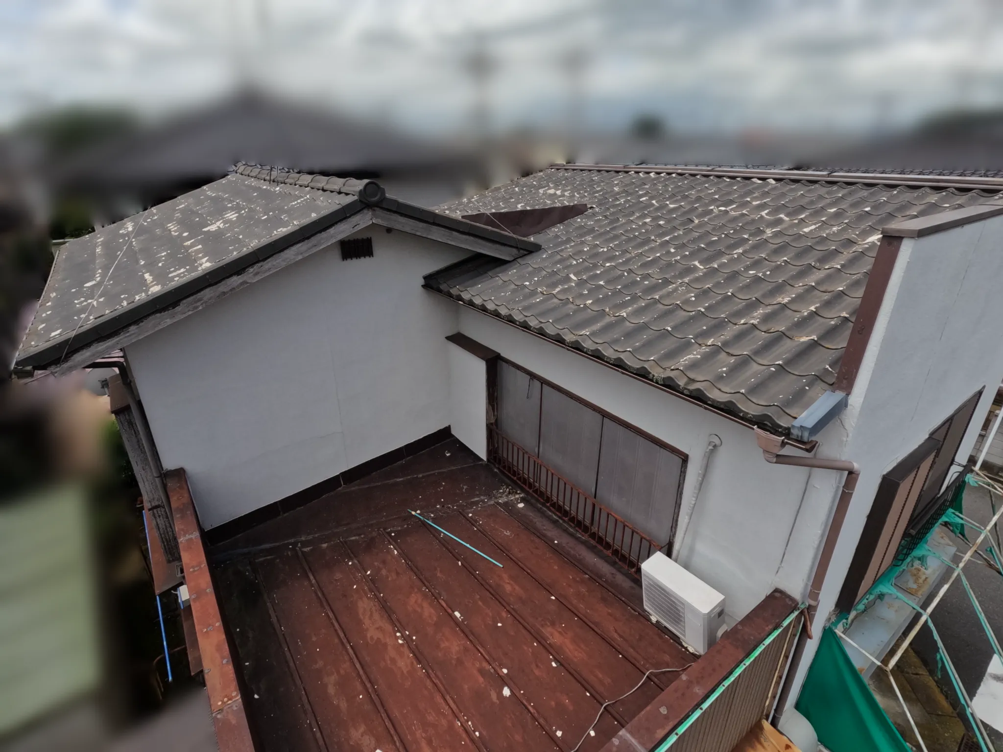 IG工業 スーパーガルテクト シェイドチャコール使用　屋根葺き替え工法工事施工前