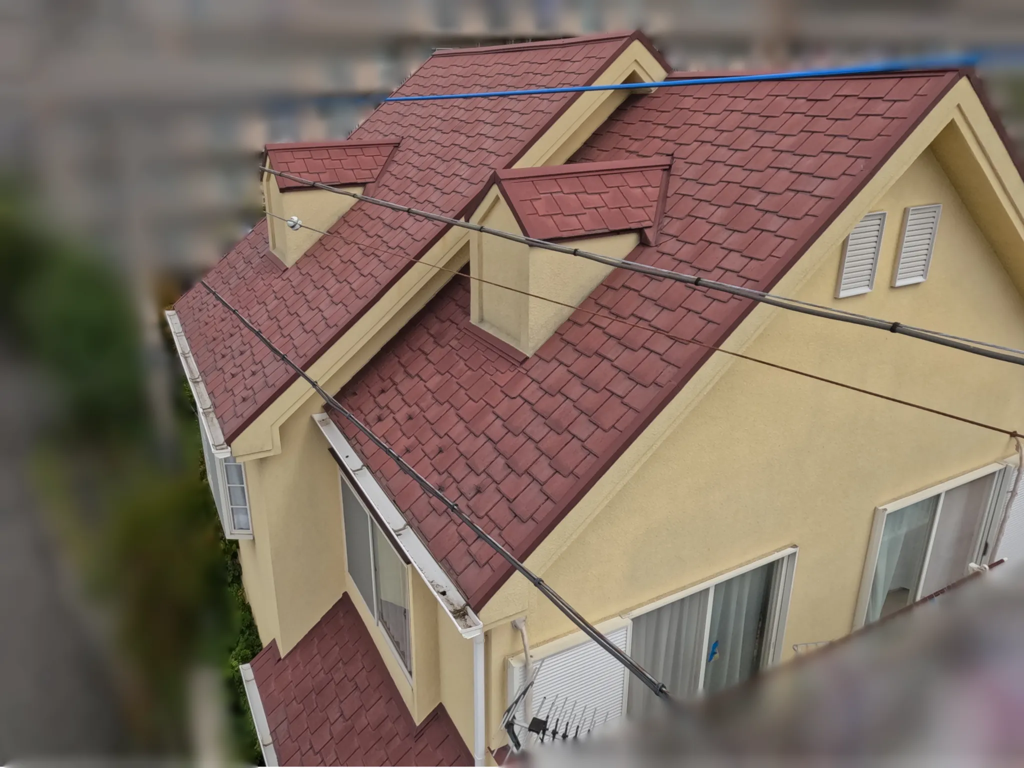 さいたま市　屋根カバー工法工事　伊藤忠建材スカイメタルルーフフラット　ロッソ施工事例　施工前